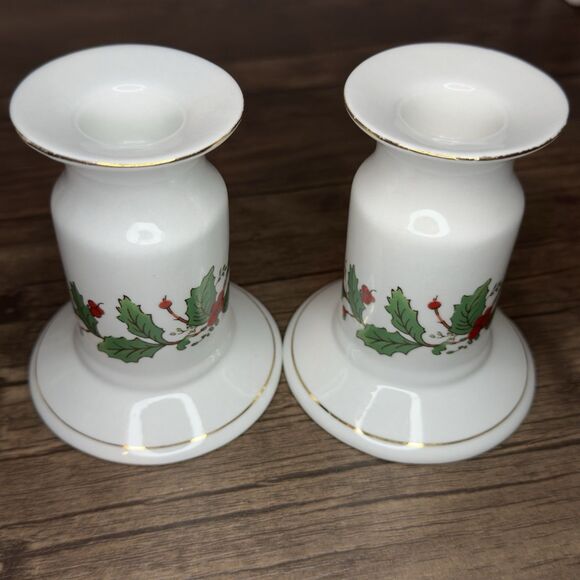 Christmas Holly Berry China Set With Lefton China Christmas Bell Item #7944 - Picture 7 of 9